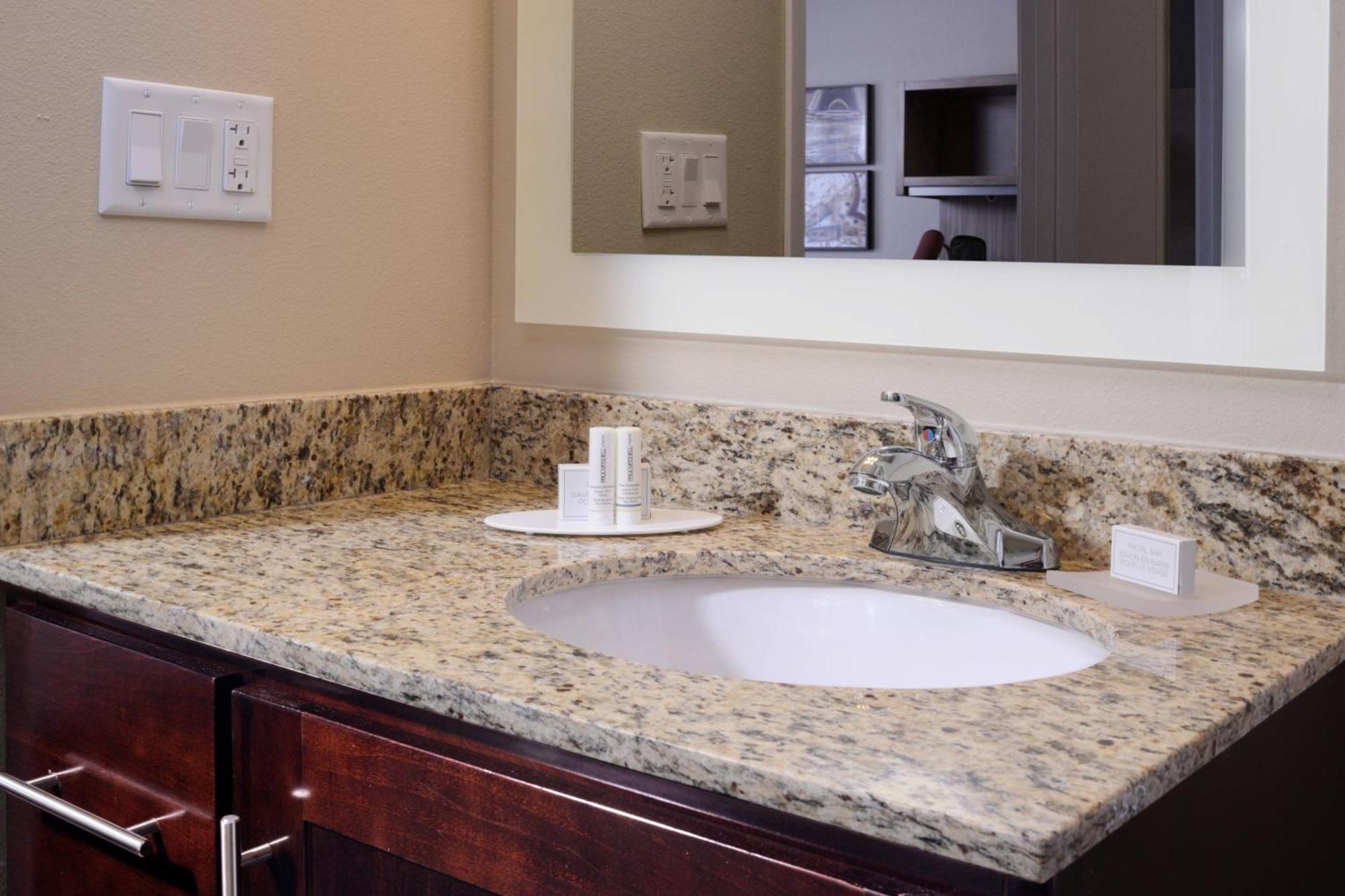 Towneplace Suites By Marriott Houston Galleria Area Екстериор снимка